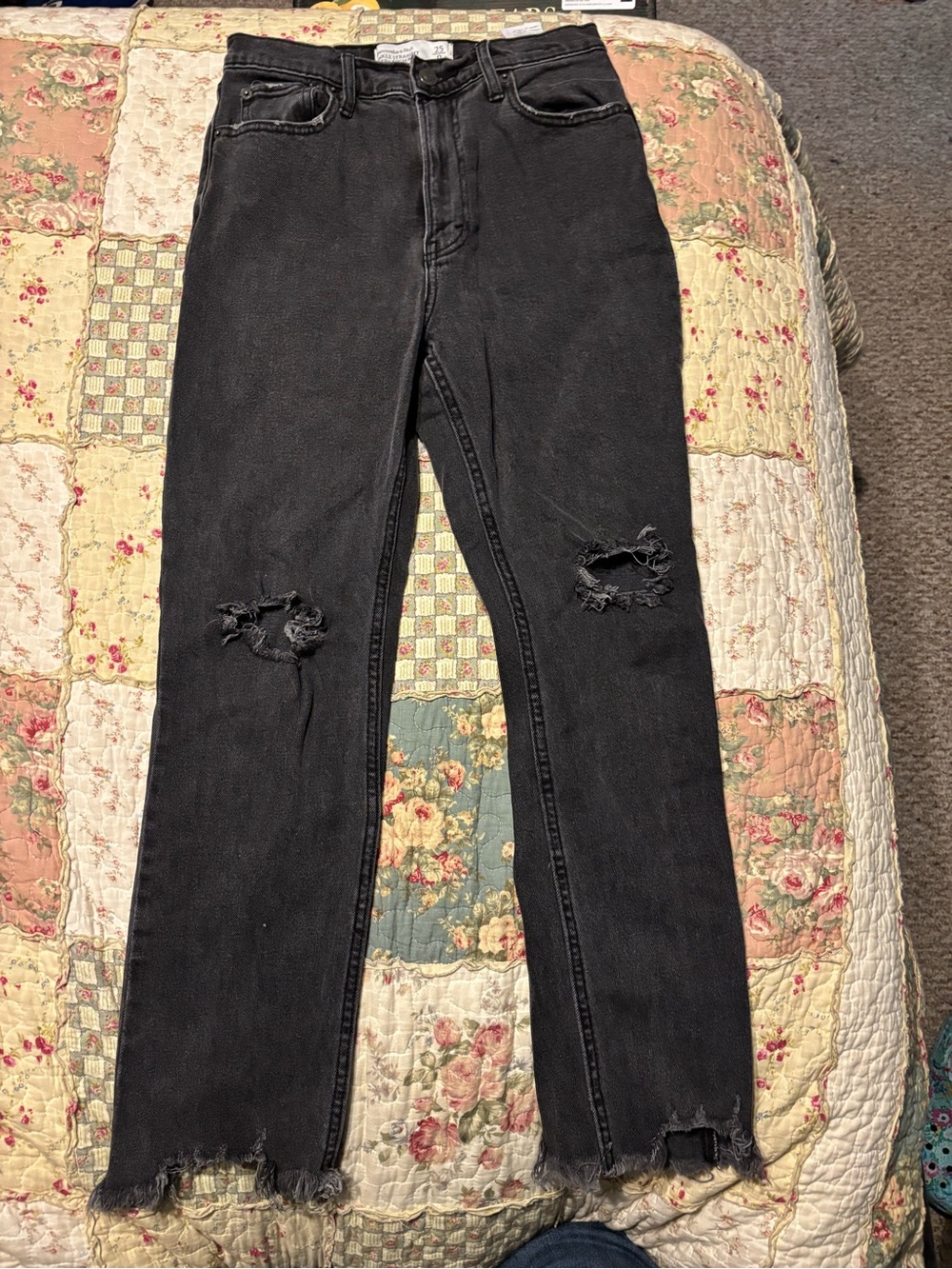 Abercrombie & Fitch Black Ankle Straight Ultra High Rise Ripped Jeans 25